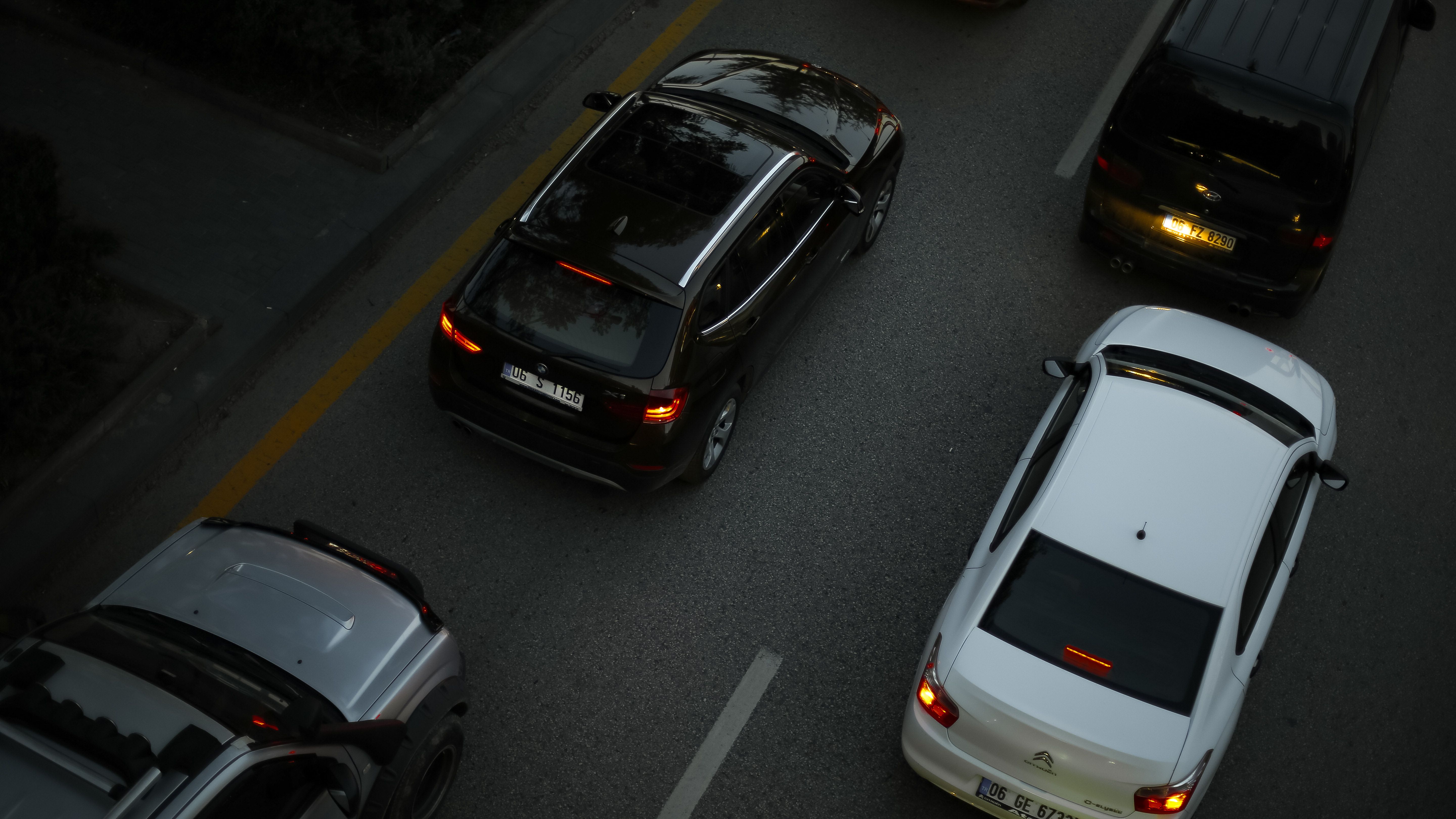Registered vehicles in traffic